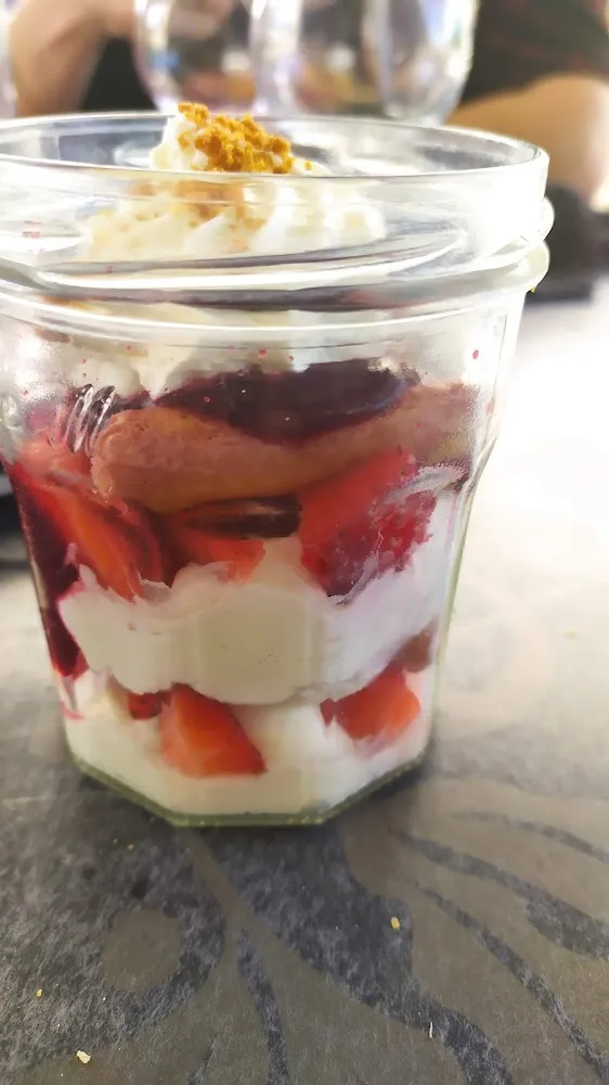 Charlotte Au Fruits Rouges